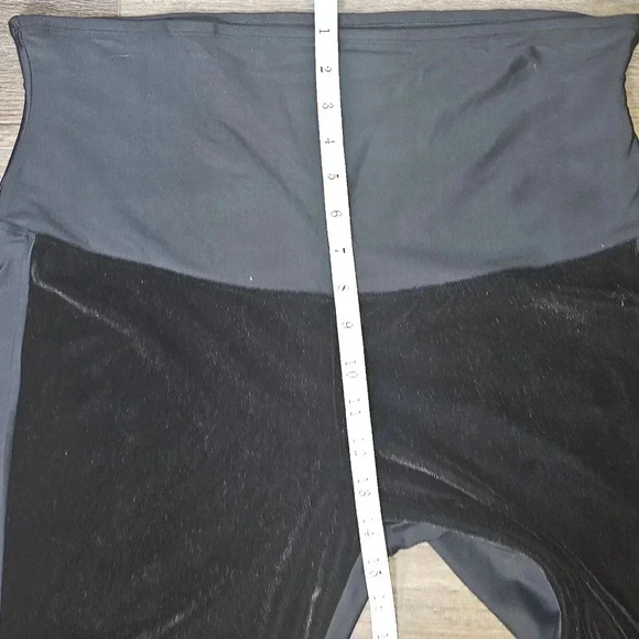 Yummie Signature Waistband Leggings With Velvet Front and Nylon Back Black,SZ 1X - Picture 8 of 15